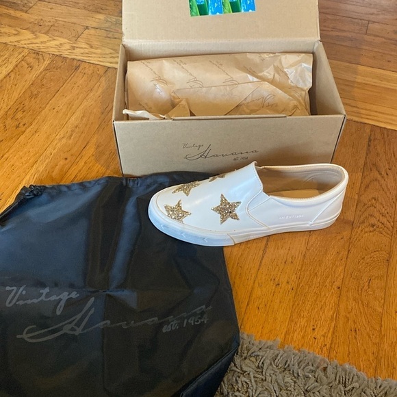 NWT Vintage Havana "Lorren" White Gold Star Slip On Sneakers Size 7 - Picture 1 of 8